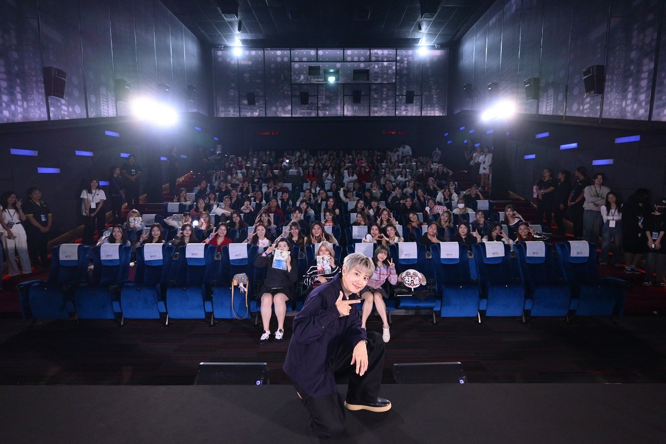 เอสเอ็ม ทรู ร่วมมือกับ ช้อปปี้ มอบความทรงจำสุดประทับใจครั้งแรกในประเทศไทยของ CHANYEOL (ชานยอล) กับกิจกรรมแจกลายเซ็นสุดเอ็กซ์คลูซีฟ Shopee x CHANYEOL 'Black Out' FANSIGN EVENT
